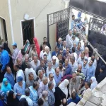 "بالصور" نرصد وقفة لموجهى مدارس بلبيس بالشرقية اعتراضا على التوقيع بالإدارة