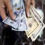 سقوط طالب وعامل يتاجران فى النقد الأجنبى بالزقازيق