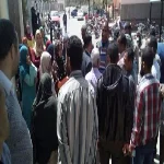 وقفة لأهالى السعيدية أمام ديوان محافظة الشرقية اعتراضا على فارق نقاط الخبز