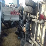 إصابة 5 أشخاص فى انقلاب أتوبيس رحلات بالقرب من مشتول السوق