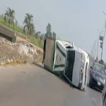 مصرع عاملين وإصابة 18 إثر انقلاب سيارة على طريق "العاشر – القاهرة"