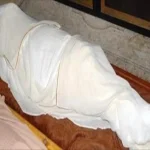 سائق توك توك يقتل زوجته خنقا بإيشارب لخلافات زوجية بينهما فى كفر صقر