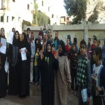 بالصور| 30 أسرة تطالب بتسليمهم وحدات سكنية بعد إزالة شققهم فى فاقوس