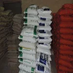 ضبط 2.5 طن أسمدة زراعية محظور تداولها خارج الحيازات الزراعية بكفر صقر