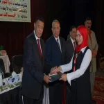 بالصور | تلبية محافظ الشرقية لرغبة شباب نتاج منتدي الحوار الوطني بالشرقية بالمشاركة في عمليات التنمية