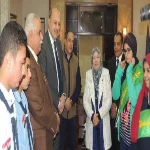 وكيل تعليم الشرقية تصطحب طلابا لتهنئة مدير الأمن بعيد الشرطة