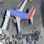 1000دولار غرامة وإقامة جبرية لأمريكى نزع حجاب امرأة مسلمة على متن طائرة