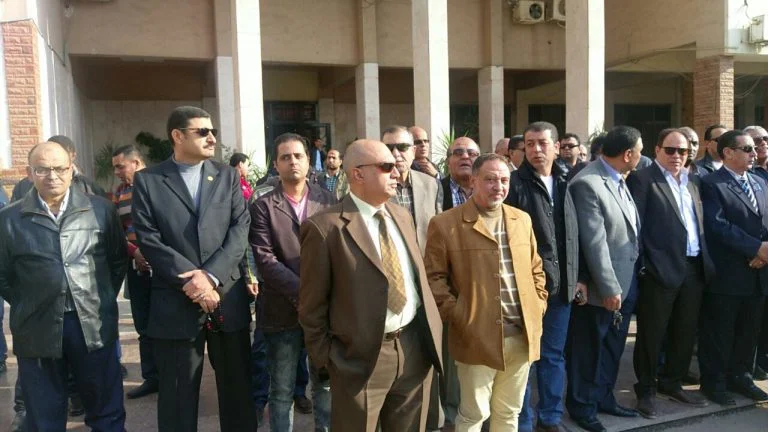 بالصور| أساتذة تربية رياضية الزقازيق يطالبون بصرف الاموال.. ورئيس الجامعة: «مفيش فلوس»