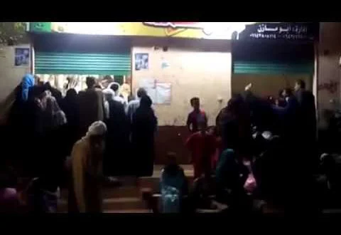 ضبط صاحبة محل بقالة تموينى لتجميع زيت و سكر مدعم ببلبيس 