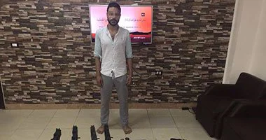 مباحث بلبيس تضبط 21 مسدس و4 رشاشات وفرد خرطوش بمحل تليفونات