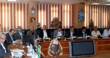 محافظ الشرقية يجتمع بأهالي فاقوس لمناقشة ازمه الصرف الصحي 