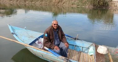 رحلة البحث عن الرزق الحلال.. يوم مع صيادي الشرقية فى قلب البحر.. فيديو وصور