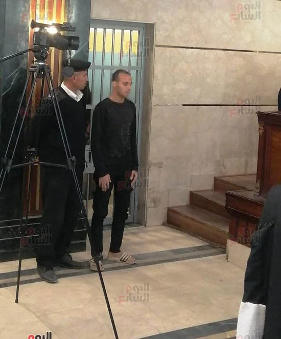 اول-ظهور-للمتهم-باستدراج-طفلة-والتعدي-عليها-بالشرقية-داخل-المحكمة.