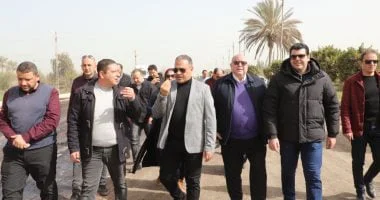 محافظ الشرقية يتفقد أعمال الرصف الجارية بطريق الإبراهيمية الدائرى بطول 3.5 كم