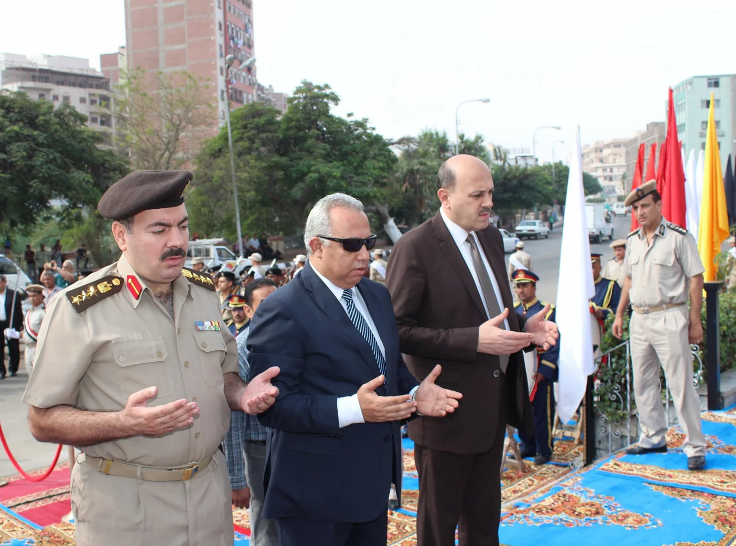 محافظ الشرقية يضع إكليل الزهور على نصب الجندي المجهول ويوجه رسالة للشعب المصري 