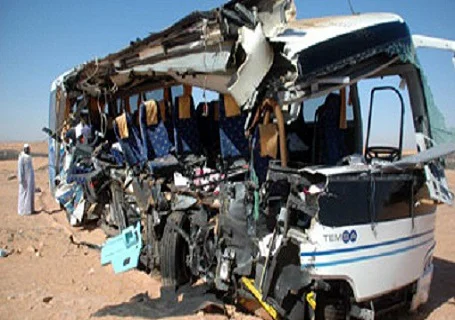 مصرع عامل وإصابة 9 فى تصادم أتوبيس بسيارة ملاكى بمدينة العاشر من رمضان