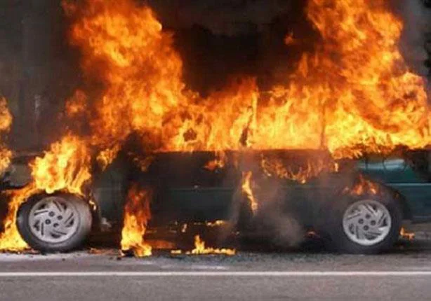 مجهولون يشعلون النار في سيارة أمين شرطة بالقرين