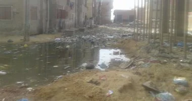بالصور | مياه المجارى تحاصر مساكن حى السلخانة فى بلبيس