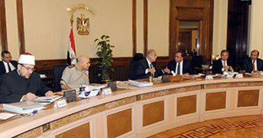 رئيس الوزراء يكلف "التموين والصناعة" بوضع أسعار مناسبة لمستلزمات المدارس