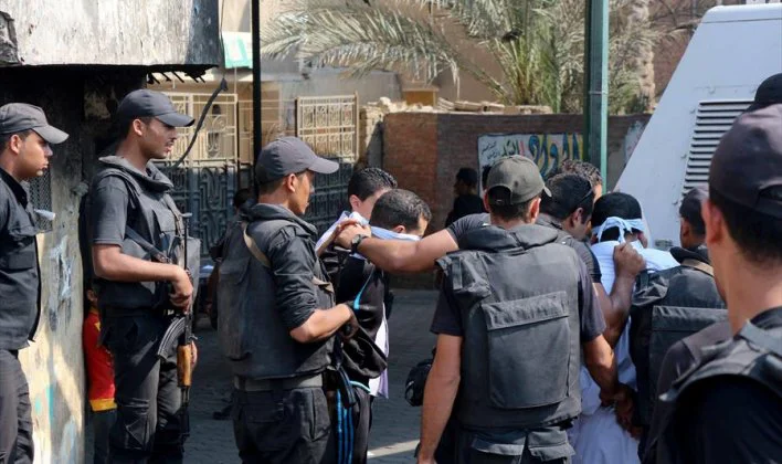 سقوط خلية إخوانية يتزعمها طبيب شرعى أثناء عقدهم لقاء تنظيميا بالعاشر