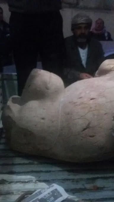 فلاح يعثر على تمثال أثري يزن طنا ويسلمه للشرطة بمنشأة أبو عمر بالحسينية