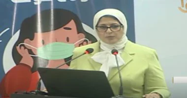 وزيرة الصحة تحذر من التواجد بأماكن مغلقة وتؤكد: الكمامة أحسن اختراع فى 2020