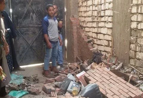 مصرع عامل إثر انهيار حائط منزل على رأسه بفاقوس