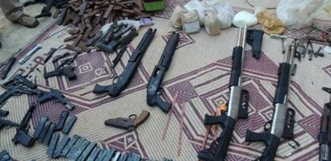 ضبط أسلحة وذخيرة وهيروين بحوزة سيدة و 6 أشخاص فى منيا القمح