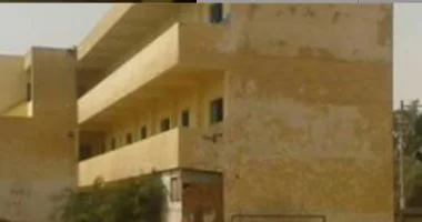 مدير تعليم بلبيس يحيل 25 موظفا للتحقيق لتقصيرهم بالعمل