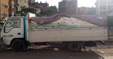 تموين الشرقية تتحفظ على 3.5 طن دقيق مجهول المصدر ببلبيس والعاشر