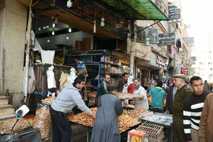 محافظ الشرقية: غلق إداري لمحل لبيع المخبوزات بفاقوس