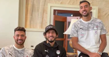 تريزيجيه وحجازى وكوكا يلتقطون صورا تذكارية فى معسكر الفراعنة