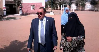 مدير إدارة بلبيس التعليمية يقيل مدير مدرسة لتقصيره ف عمله