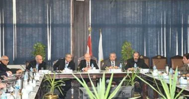 محافظ الشرقية يناقش إجراءات إنشاء جامعة " أهلية " بالعاشر من رمضان