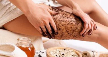 لجسم ناعم وبشرة ساحرة استخدمى "سكرب" القهوة وزيت البرتقال والزيتون