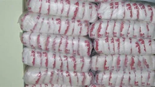 ضبط طن سكر مجهولة المصدر بمحل بقالة في منيا القمح