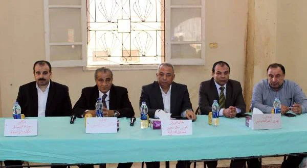 محافظ الشرقية يوزع 100 بطانية على أهالى قرية الحصوة بأبو كبير لمواجهة موسم الشتاء