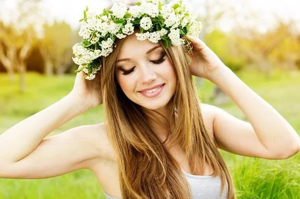 4 مشروبات طبيعية تزيد كثافة الشعر