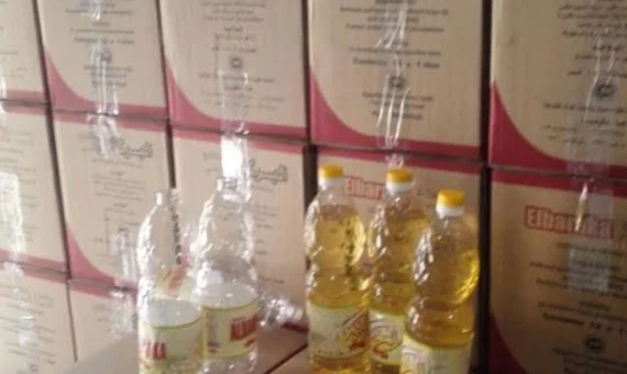 ضبط 1.800 لتر زيت طعام دون ترخيص بمخزن في كفر صقر