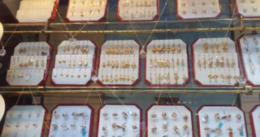 أسعار الذهب تتراجع 5 جنيهات وعيار 21 يسجل 550 جنيهاً اليوم 18-11-2016