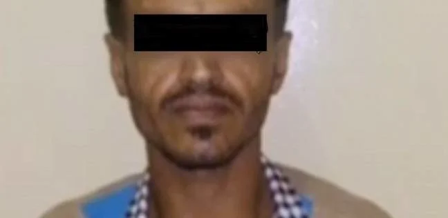 «جريمة بشعة» قتل ابن جاره الطفل وبحث عنه مع الأسرة 4 أيام.. وبعدين مشى فى جنازته