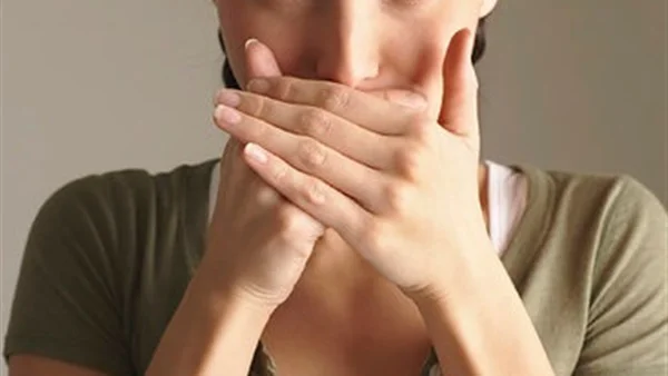 4 أطعمة ترفع عنكِ حرج رائحة فمك الكريهة