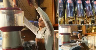 قصة نجاح شاب حصل على دعم من جهاز تنمية المشروعات بالغردقة.. "عفيفى" من موظف بشركة لصاحب أشهر محلات صناعة القهوة بقرض 250 ألف جنيه..