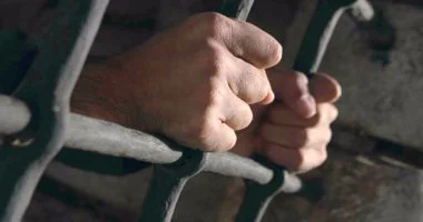 تجديد حبس ضابط الشرطة المتهم بسرقة 150 ألف جنيه بالعاشر من رمضان