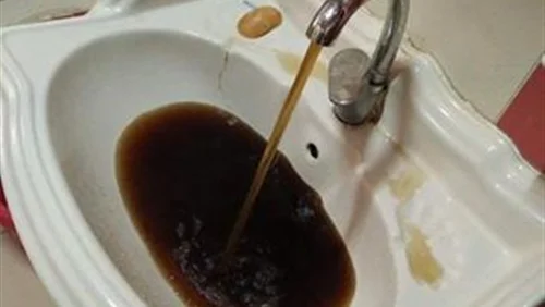 "بالصور"أهالي «أبو كبير» يشتكون من سوء حالة مياه الشرب