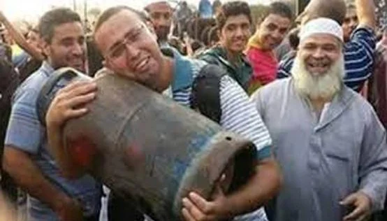 القبض على صاحب ورشة سمكرة سيارات بمشتول السوق وبحوزته «أنبوبة بوتاجاز»