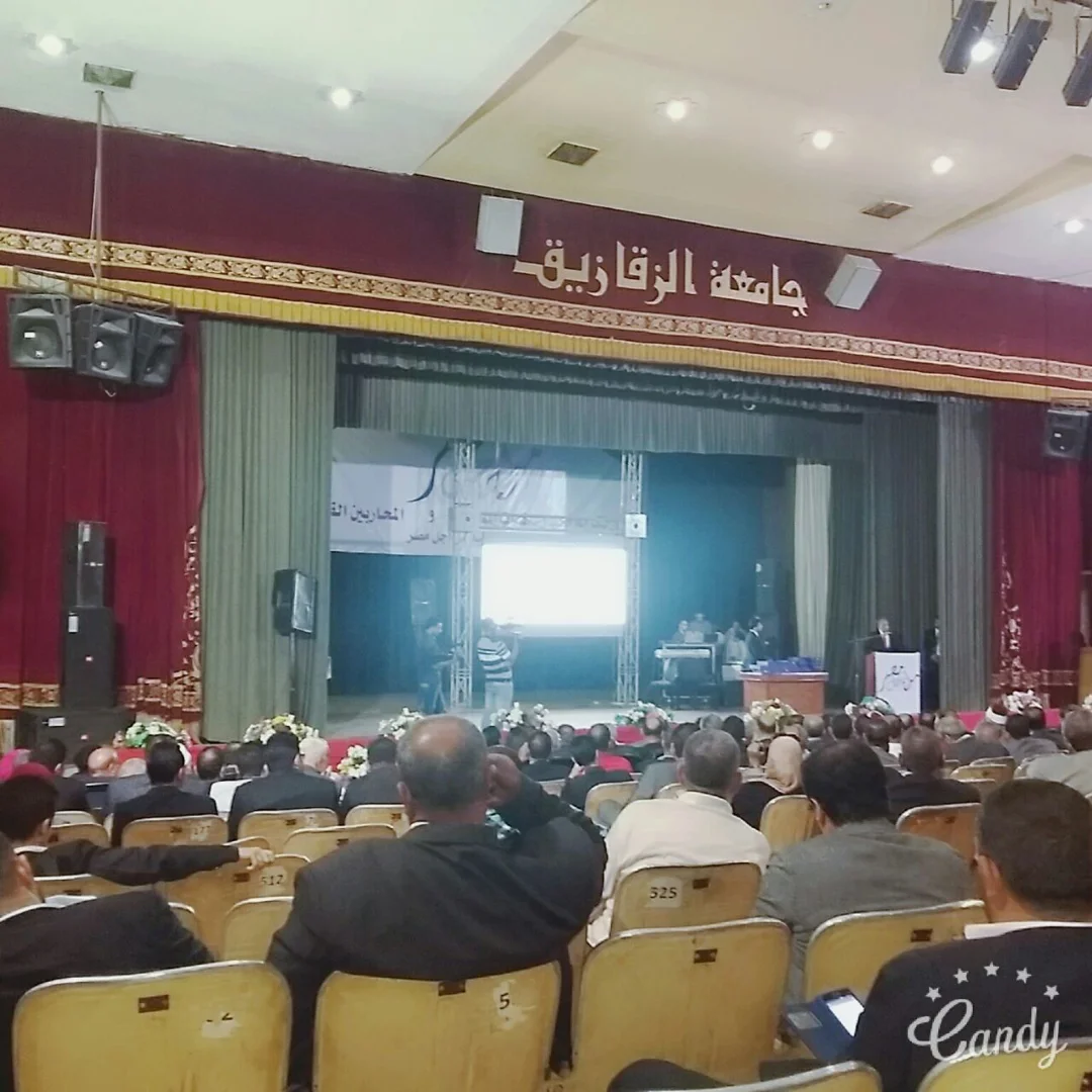  فريق نتاج منتدي الحوار الوطني للشباب بالشرقية بديوان عام المحافظة أثناء احتفالات أكتوبر