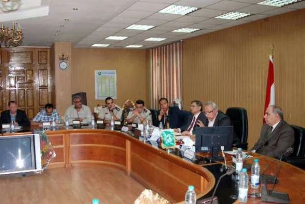 محافظ الشرقية يعقد اجتماعا لمتابعة تنفيذ الأعمال بـ"كوبري شرويدة"