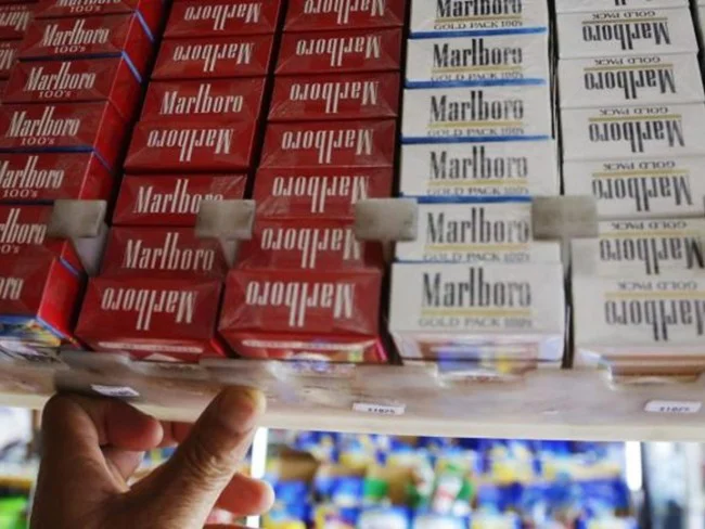 تموين الشرقية يضبط كميات كبيرة من السجائر "المضروبة" بالإبراهيمية 