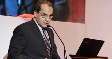 وزير الزراعة يعنف مدير المعمل البحثى للثروة السمكية بالشرقية لوجود مخالفات